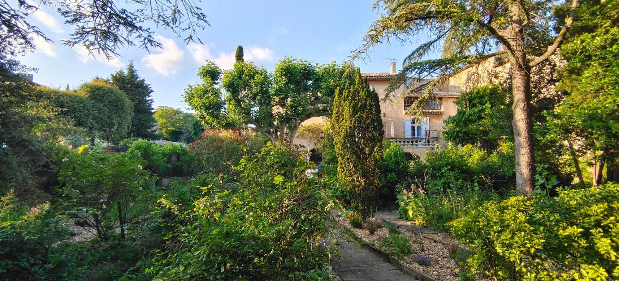 Rue Du Chateau A Cabrieres D'Avignon Bed & Breakfast Exterior photo
